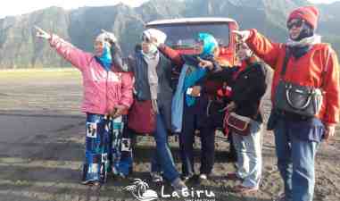 Mrs Wiwin and Friends