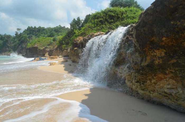 pantai pacar tulungagung