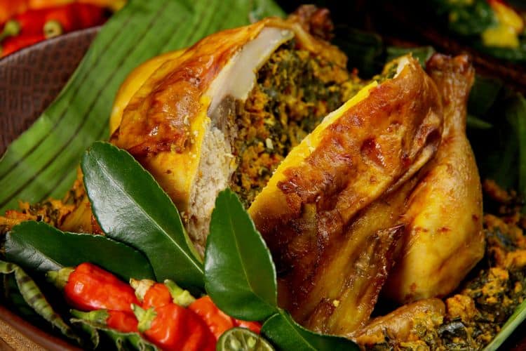 Ayam betutu kuliner khas bali