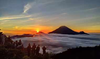 5 Tempat Camping di Dieng untuk Liburan Alam yang Menyatu dengan Alam