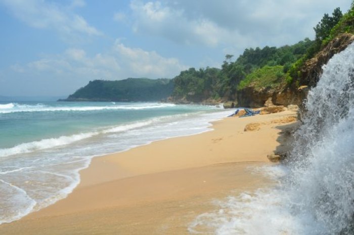 pantai pacar tulungagung