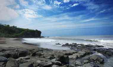 7 Pantai Tersembunyi di Bali yang Harus Kamu Eksplor