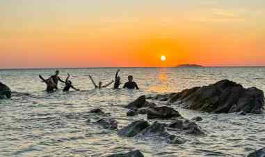 Jelajahi 10 Destinasi Karimunjawa 2025 dengan Spot Snorkeling dan Sunset Cantik
