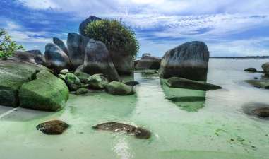 7 Destinasi Pantai Terindah di Belitung yang Wajib Dikunjungi