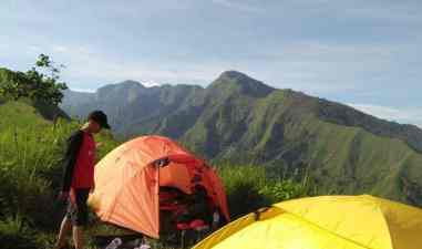 Puncak Bukit Watu Jengger, Spot Pendakian Cocok Untuk Pemula